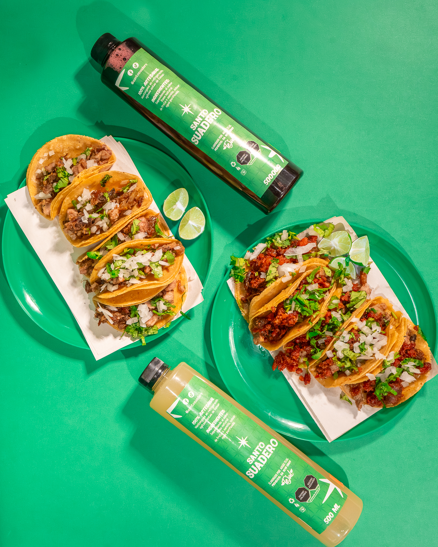 Taco sobre fondo verde